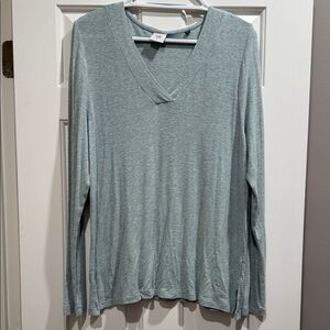 CAbi Light Green Heather Long Sleeve Top - Large